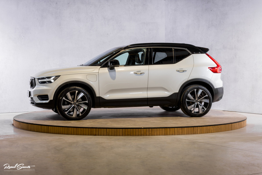 Volvo XC40 1.5 T5 Recharge R-Design | Panorama dak | Harman Kardon | Memory |