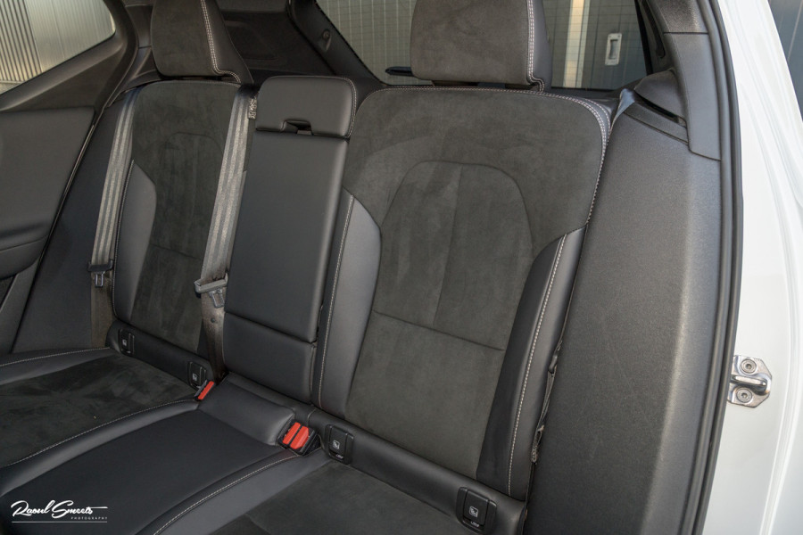 Volvo XC40 1.5 T5 Recharge R-Design | Panorama dak | Harman Kardon | Memory |