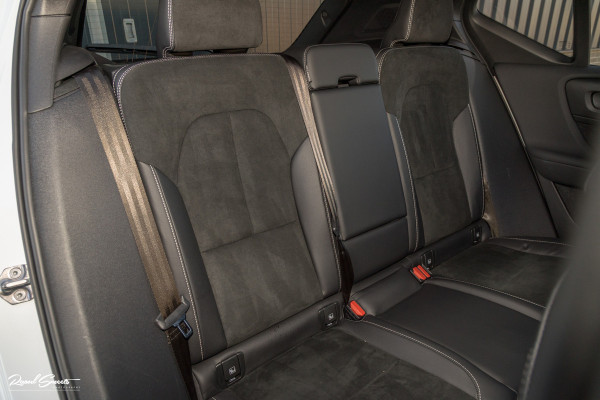 Volvo XC40 1.5 T5 Recharge R-Design | Panorama dak | Harman Kardon | Memory |