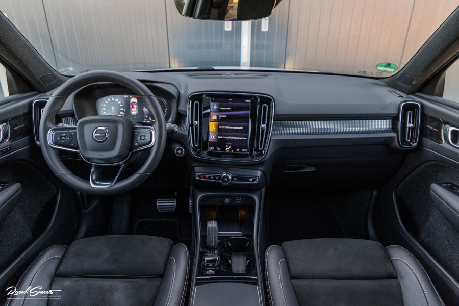 Volvo XC40 1.5 T5 Recharge R-Design | Panorama dak | Harman Kardon | Memory |