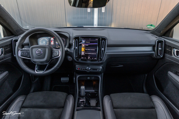 Volvo XC40 1.5 T5 Recharge R-Design | Panorama dak | Harman Kardon | Memory |