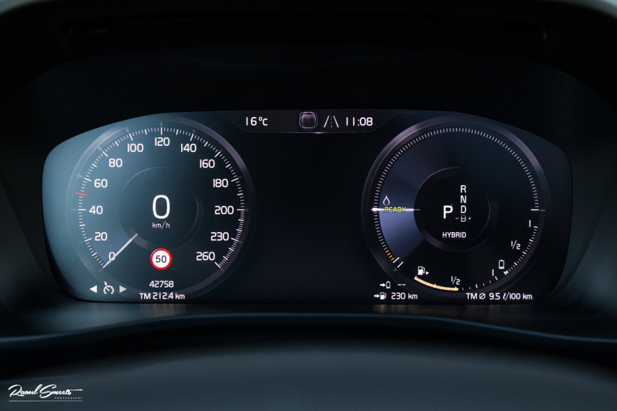 Volvo XC40 1.5 T5 Recharge R-Design | Panorama dak | Harman Kardon | Memory |