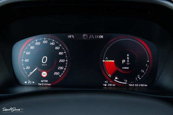 Volvo XC40 1.5 T5 Recharge R-Design | Panorama dak | Harman Kardon | Memory |