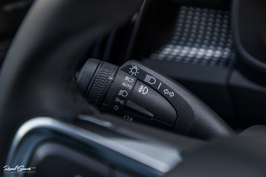Volvo XC40 1.5 T5 Recharge R-Design | Panorama dak | Harman Kardon | Memory |
