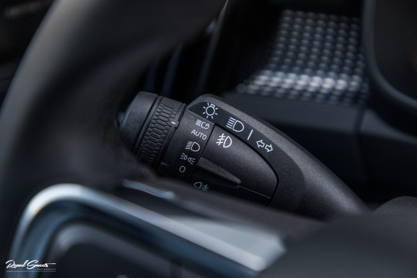 Volvo XC40 1.5 T5 Recharge R-Design | Panorama dak | Harman Kardon | Memory |