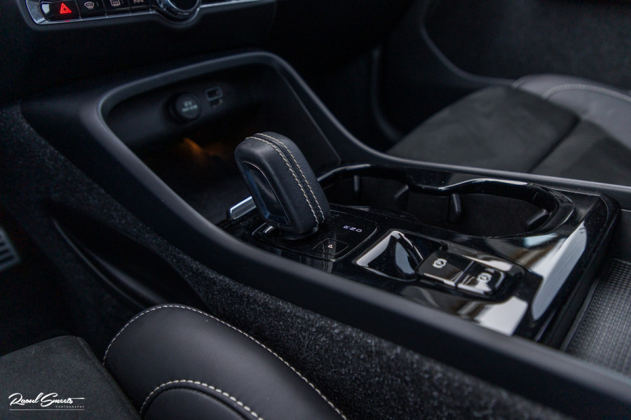 Volvo XC40 1.5 T5 Recharge R-Design | Panorama dak | Harman Kardon | Memory |