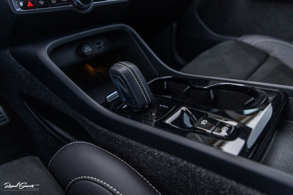Volvo XC40 1.5 T5 Recharge R-Design | Panorama dak | Harman Kardon | Memory |
