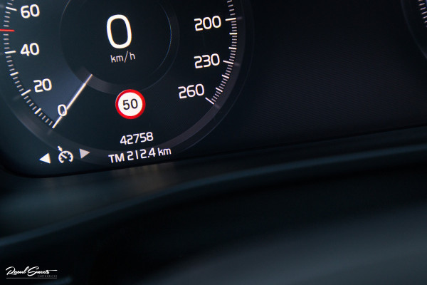 Volvo XC40 1.5 T5 Recharge R-Design | Panorama dak | Harman Kardon | Memory |