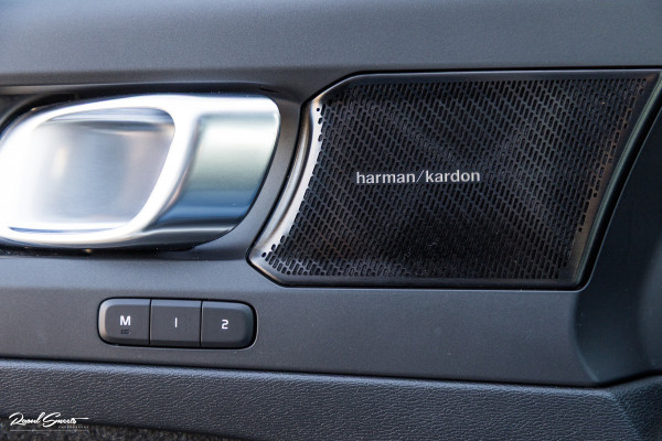 Volvo XC40 1.5 T5 Recharge R-Design | Panorama dak | Harman Kardon | Memory |