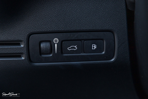 Volvo XC40 1.5 T5 Recharge R-Design | Panorama dak | Harman Kardon | Memory |