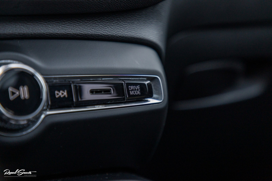 Volvo XC40 1.5 T5 Recharge R-Design | Panorama dak | Harman Kardon | Memory |