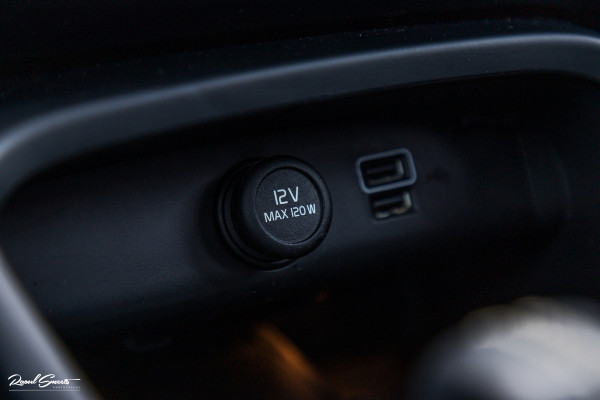 Volvo XC40 1.5 T5 Recharge R-Design | Panorama dak | Harman Kardon | Memory |