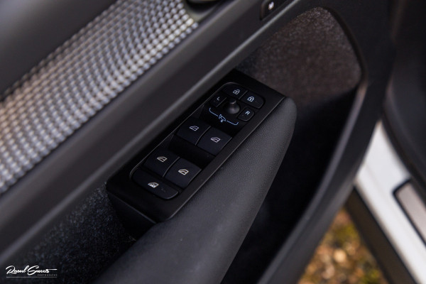 Volvo XC40 1.5 T5 Recharge R-Design | Panorama dak | Harman Kardon | Memory |
