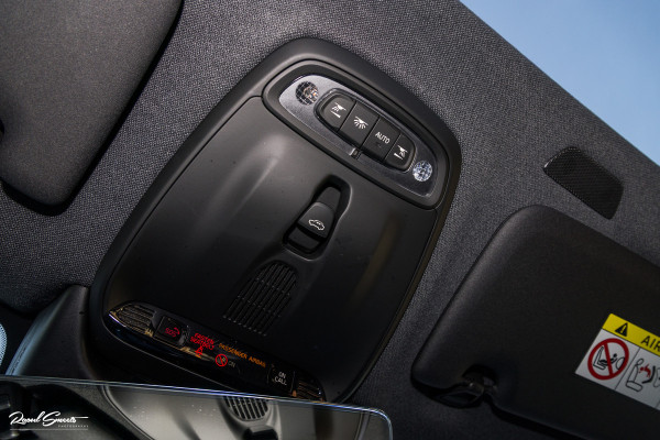 Volvo XC40 1.5 T5 Recharge R-Design | Panorama dak | Harman Kardon | Memory |