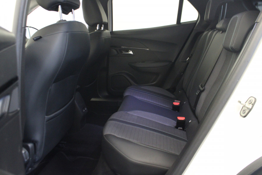 Peugeot 2008 1.2 PureTech Allure |Navi|Camera|