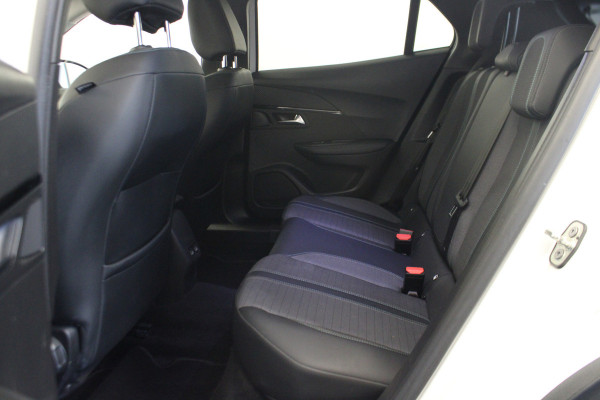 Peugeot 2008 1.2 PureTech Allure |Navi|Camera|