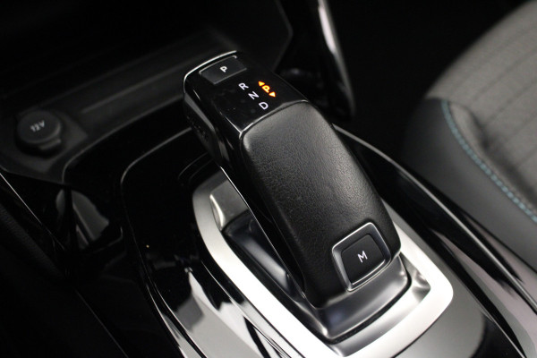 Peugeot 2008 1.2 PureTech Allure |Navi|Camera|