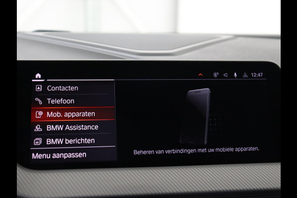 BMW 1-serie 118i High Executive Edition | M Sport | Panoramadak | Leder | Stoelverwarming | Camera | Carplay | Live Cockpit | Sfeerverlichting | Trekhaak | Navigatie | Sportstoelen | Park Assist | DAB | Climate control