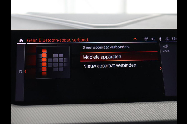 BMW 1-serie 118i High Executive Edition | M Sport | Panoramadak | Leder | Stoelverwarming | Camera | Carplay | Live Cockpit | Sfeerverlichting | Trekhaak | Navigatie | Sportstoelen | Park Assist | DAB | Climate control