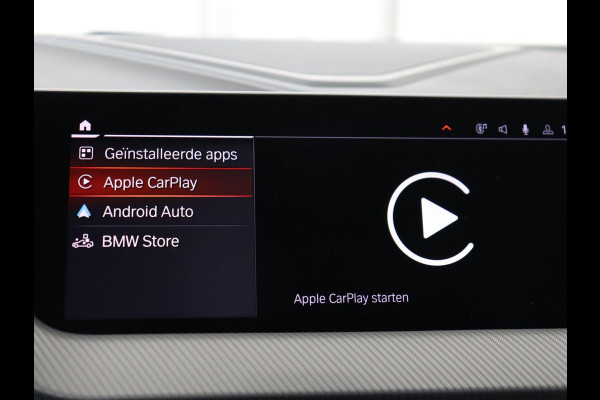 BMW 1-serie 118i High Executive Edition | M Sport | Panoramadak | Leder | Stoelverwarming | Camera | Carplay | Live Cockpit | Sfeerverlichting | Trekhaak | Navigatie | Sportstoelen | Park Assist | DAB | Climate control