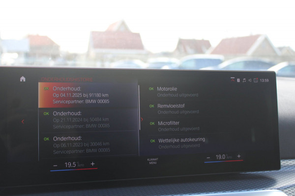 BMW 3 Serie Touring 330e M-Sport Pro | Pano | HK | ACC | Memory | HUD