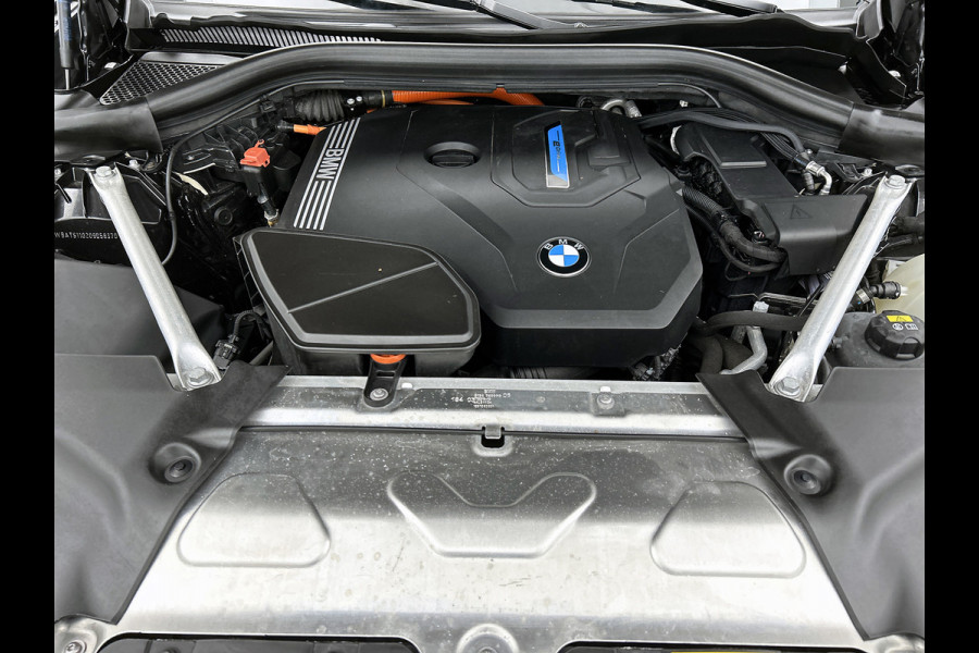 BMW X3 XDrive30e eDrive Edition(Dealer OnderH, Trekhaak, 360 camera, Lane Assist, Adapt Cruise, Stoel/Stuur Verwarm, Etc)