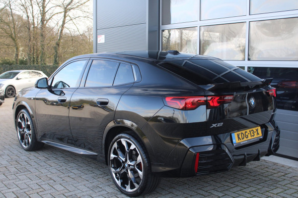 BMW X2 SDrive20i M-Sport Pro | Pano | HK | HUD | Memory | 21'' | Iconic Glow