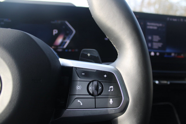 BMW X2 SDrive20i M-Sport Pro | Pano | HK | HUD | Memory | 21'' | Iconic Glow