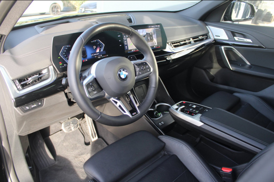 BMW X2 SDrive20i M-Sport Pro | Pano | HK | HUD | Memory | 21'' | Iconic Glow