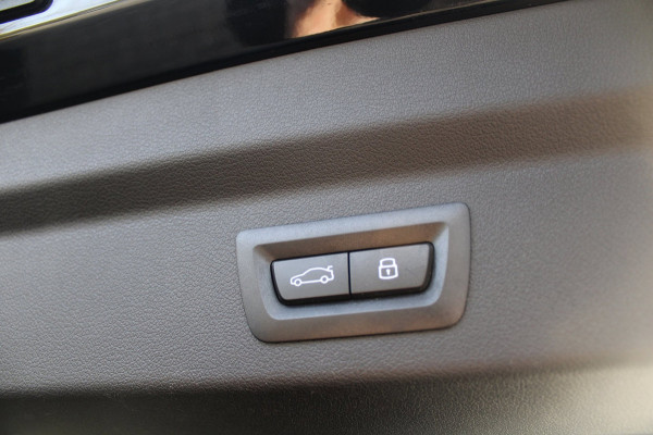 BMW X2 SDrive20i M-Sport Pro | Pano | HK | HUD | Memory | 21'' | Iconic Glow