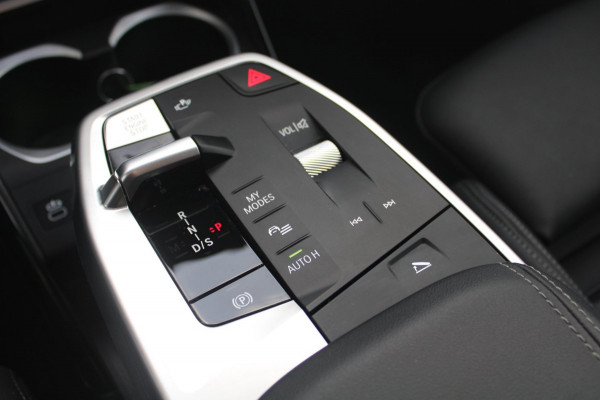 BMW X2 SDrive20i M-Sport Pro | Pano | HK | HUD | Memory | 21'' | Iconic Glow