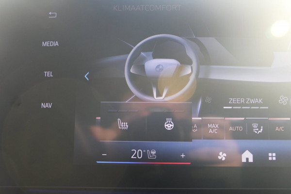 BMW X2 SDrive20i M-Sport Pro | Pano | HK | HUD | Memory | 21'' | Iconic Glow