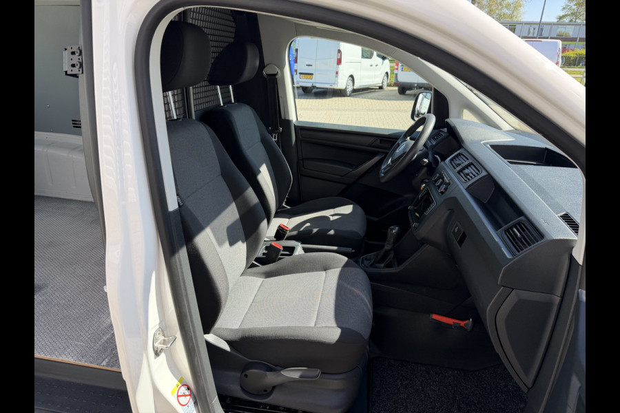 Volkswagen Caddy 1.0 TSI L1H1 BMT Trendline benzine grijs kenteken / euro 6 / bpm vrij / vaste prijs rijklaar € 14.950 ex btw / lease vanaf € / airco / schuifdeur