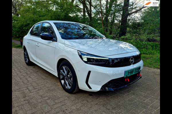 Opel Corsa 1.2 Turbo edition . Camera . Apple carplay