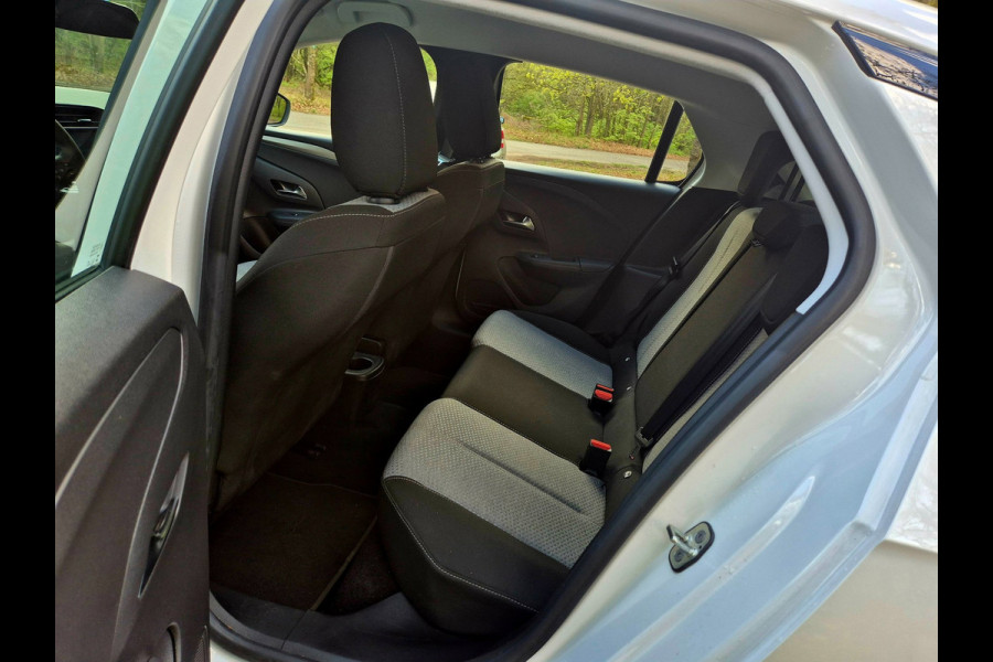 Opel Corsa 1.2 Turbo edition . Camera . Apple carplay