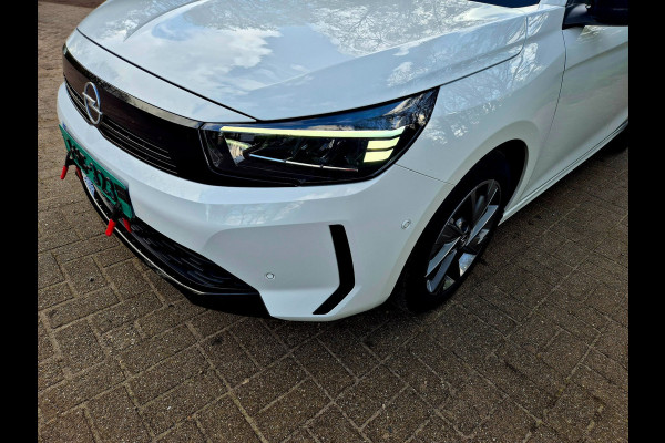 Opel Corsa 1.2 Turbo edition . Camera . Apple carplay