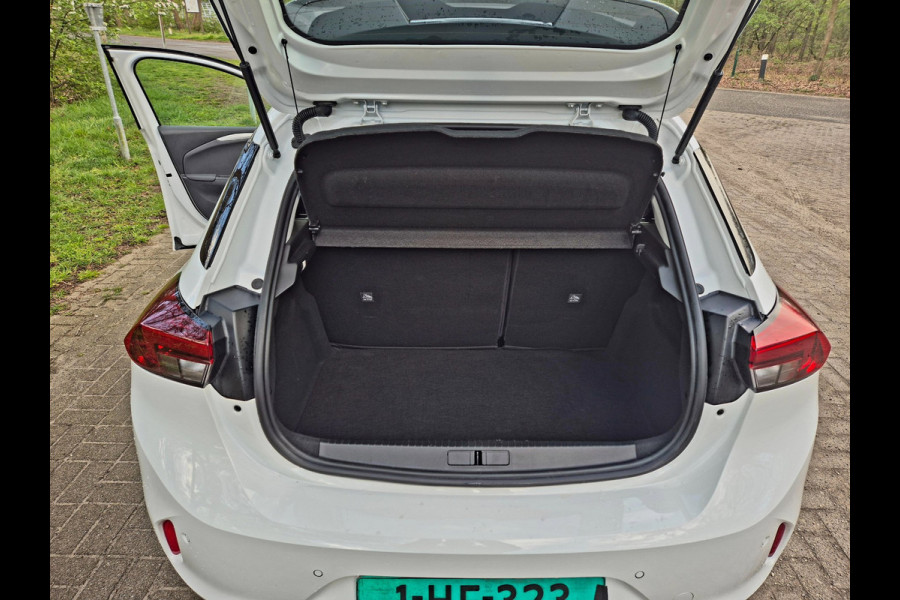 Opel Corsa 1.2 Turbo edition . Camera . Apple carplay