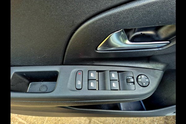 Opel Corsa 1.2 Turbo edition . Camera . Apple carplay