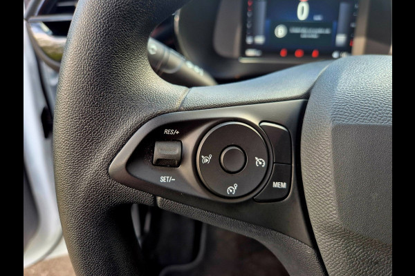 Opel Corsa 1.2 Turbo edition . Camera . Apple carplay