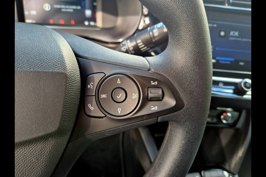 Opel Corsa 1.2 Turbo edition . Camera . Apple carplay