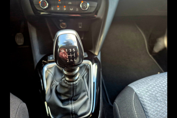 Opel Corsa 1.2 Turbo edition . Camera . Apple carplay