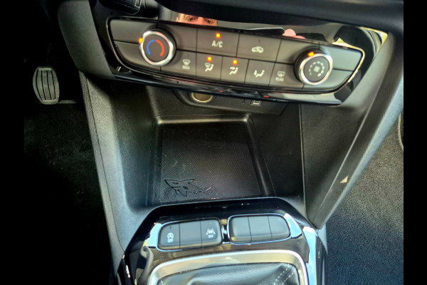 Opel Corsa 1.2 Turbo edition . Camera . Apple carplay