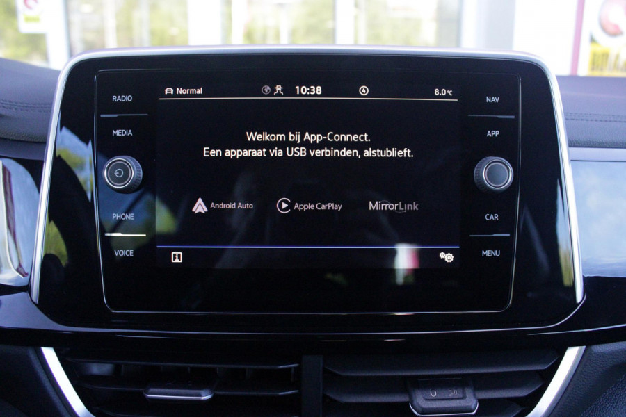 Volkswagen T-Roc Cabrio 1.5 TSI 150PK AUTOMAAT R-LINE BLACK STYLE | ACHTERUITRIJCAMERA | NAVIGATIE  | IQ LIGHT MATRIX KOPLAMPEN | DAB+ RADIO | DRAADLOOS APPLE CARPLAY/ANDROID AUTO | ADAPTIVE CRUISE CONTROL | STOEL/STUUR VERWARMING | 18" LICHTMETALEN VELGEN BLACK | PARKEERSENSOREN VOOR + ACHTER | VIRTUAL COCKPIT | DODEHOEK DETECTIE | R-LINE BEKLEDING | DAB+ RADIO |