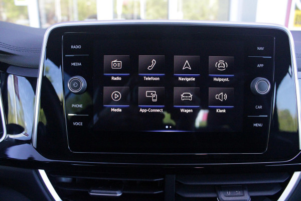 Volkswagen T-Roc Cabrio 1.5 TSI 150PK AUTOMAAT R-LINE BLACK STYLE | ACHTERUITRIJCAMERA | NAVIGATIE  | IQ LIGHT MATRIX KOPLAMPEN | DAB+ RADIO | DRAADLOOS APPLE CARPLAY/ANDROID AUTO | ADAPTIVE CRUISE CONTROL | STOEL/STUUR VERWARMING | 18" LICHTMETALEN VELGEN BLACK | PARKEERSENSOREN VOOR + ACHTER | VIRTUAL COCKPIT | DODEHOEK DETECTIE | R-LINE BEKLEDING | DAB+ RADIO |
