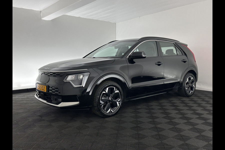 Kia Niro EV DynamicLine 64.8 kWh [ 3-Fase ] {SOH-100%} (INCL.BTW) *LEATHER-FABRIC | ADAPTIVE-CRUISE | DIGI-COCKPIT | KEYLESS | CAMERA | DAB | COMFORT-SEATS | SHIFT-PADDLES | ECC | PDC | 17''ALU*