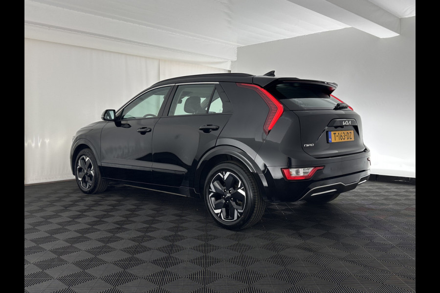 Kia Niro EV DynamicLine 64.8 kWh [ 3-Fase ] {SOH-100%} (INCL.BTW) *LEATHER-FABRIC | ADAPTIVE-CRUISE | DIGI-COCKPIT | KEYLESS | CAMERA | DAB | COMFORT-SEATS | SHIFT-PADDLES | ECC | PDC | 17''ALU*