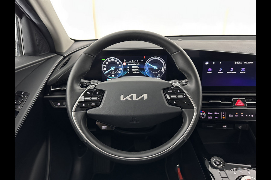 Kia Niro EV DynamicLine 64.8 kWh [ 3-Fase ] {SOH-100%} (INCL.BTW) *LEATHER-FABRIC | ADAPTIVE-CRUISE | DIGI-COCKPIT | KEYLESS | CAMERA | DAB | COMFORT-SEATS | SHIFT-PADDLES | ECC | PDC | 17''ALU*