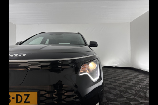 Kia Niro EV DynamicLine 64.8 kWh [ 3-Fase ] {SOH-100%} (INCL.BTW) *LEATHER-FABRIC | ADAPTIVE-CRUISE | DIGI-COCKPIT | KEYLESS | CAMERA | DAB | COMFORT-SEATS | SHIFT-PADDLES | ECC | PDC | 17''ALU*