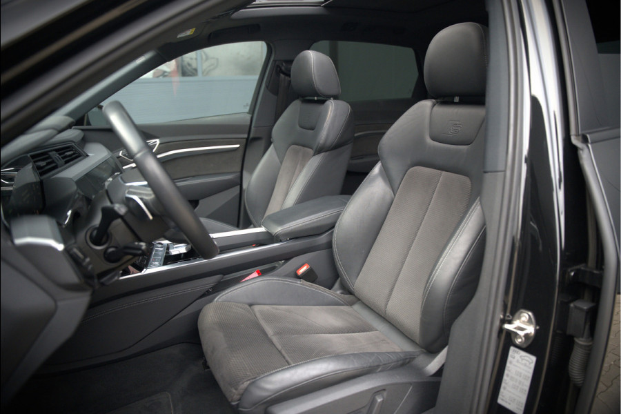 Audi e-tron e-tron 50 quattro Launch edition Black 71 kWh | Black Edition | Panoramadak | Memory Seat | Luchtvering | Adaptive Cruise Control | Keyless | Matrix LED | Stoelverwarming | NAP |
