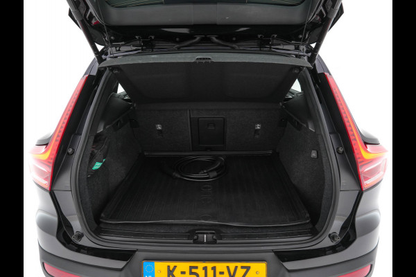 Volvo XC40 Recharge P8 AWD R-Design [ 3-Fase ] (INCL.BTW) Aut. *PANO | LEATHER-ALCANTARA | ADAPTIVE-CRUISE | DIGI-COCKPIT | FULL-LED | CAMERA | NAVI-FULLMAP | ECC | PDC | KEYLESS | HEATED-SPORTSEATS | TOWBAR | 19''ALU*